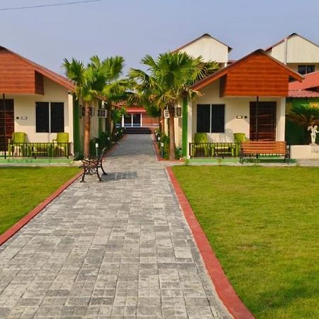 New Mouchak Hotel & Resorts Tajpur エクステリア 写真